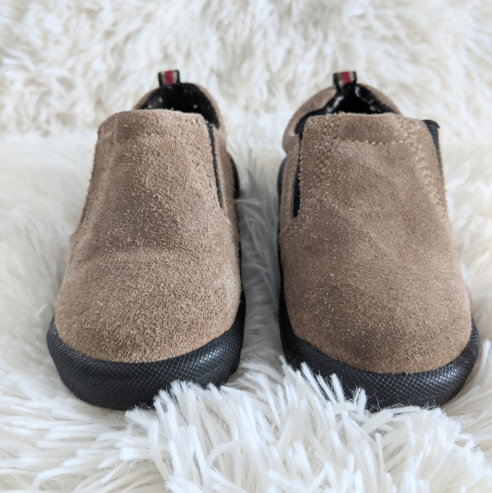 Genuine Kids Oshkosh Size 3 Toddler Shoes